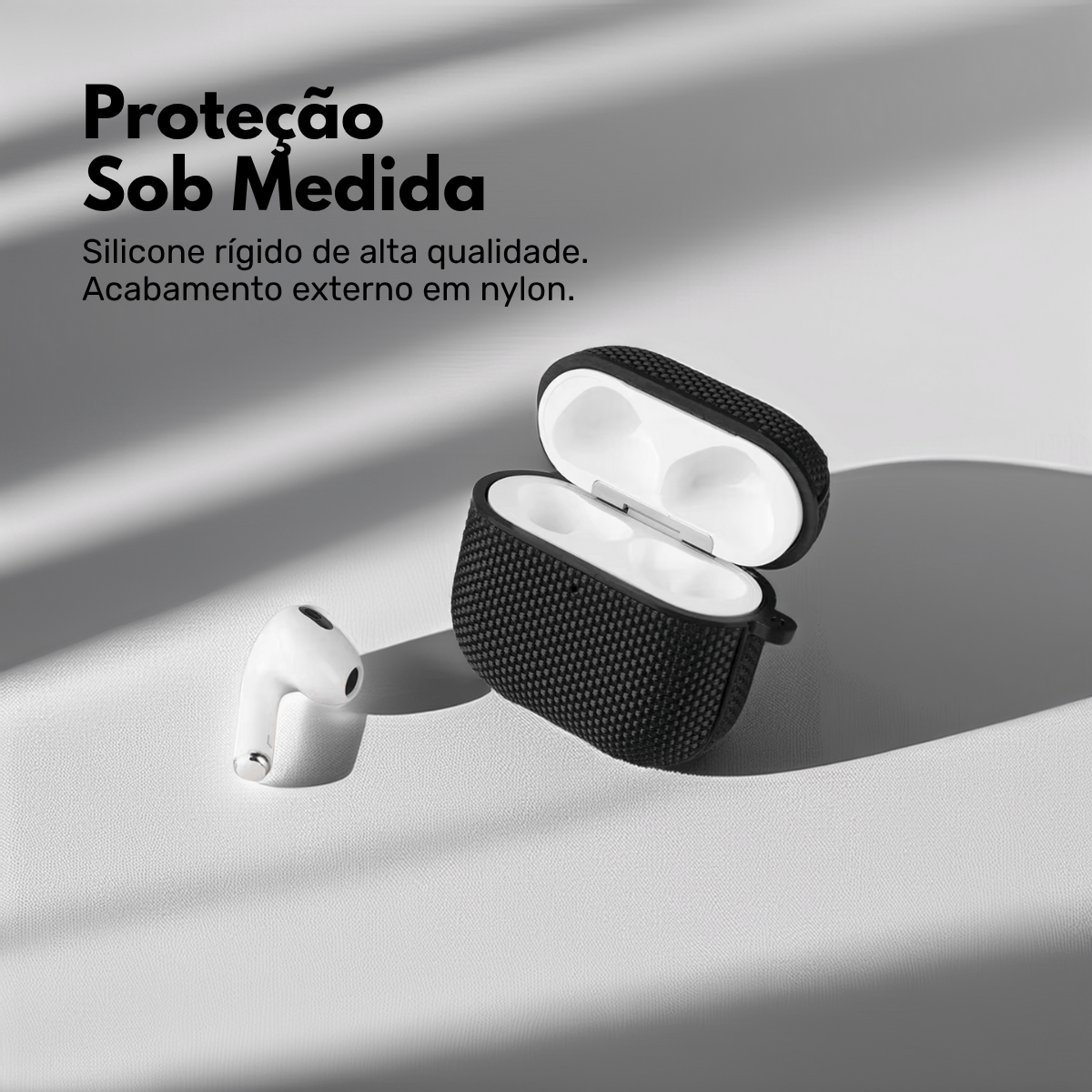 Capa Protetora Nerdcase de Silicone Texturizada Compatível com AirPods 4, Preta
