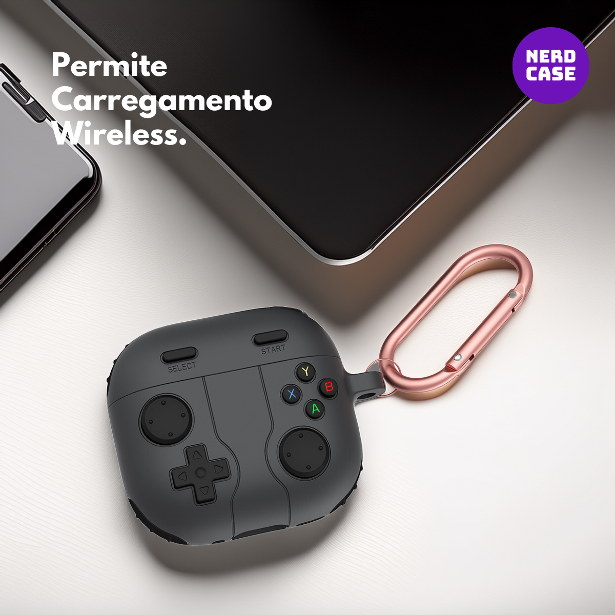 Kit Limpador de Fones e Capa Protetora Nerdcase para AirPods 4, Formato Controle Gamer, Preto, Silicone