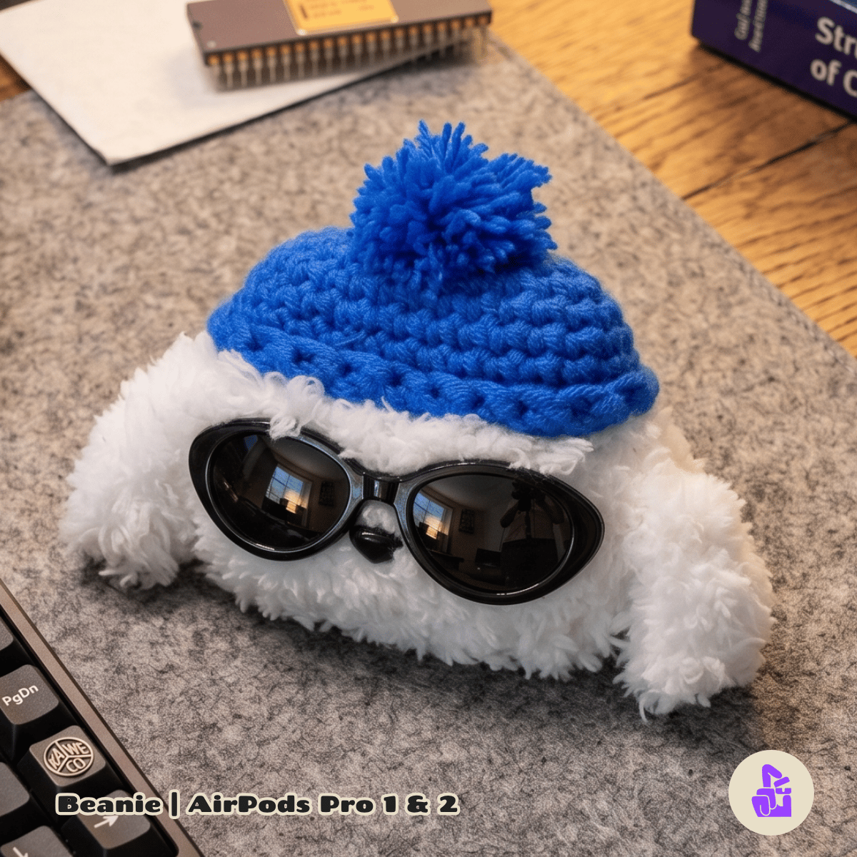 Kit Limpador para Fones e Capa de Pelúcia Nerdcase para AirPods Pro 1 e 2, Cachorro Beanie