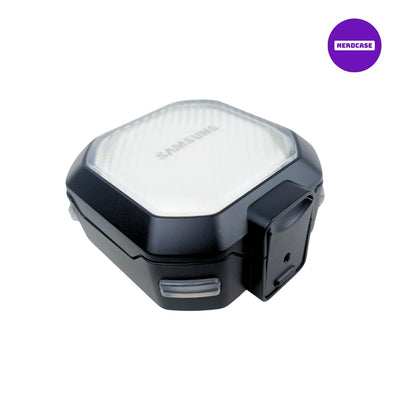 Kit Caneta Limpeza e Capa Protetora Nerdcase Compatível com Samsung Galaxy Buds FE, Buds Core, Buds 2, Pro e Live, Resis
